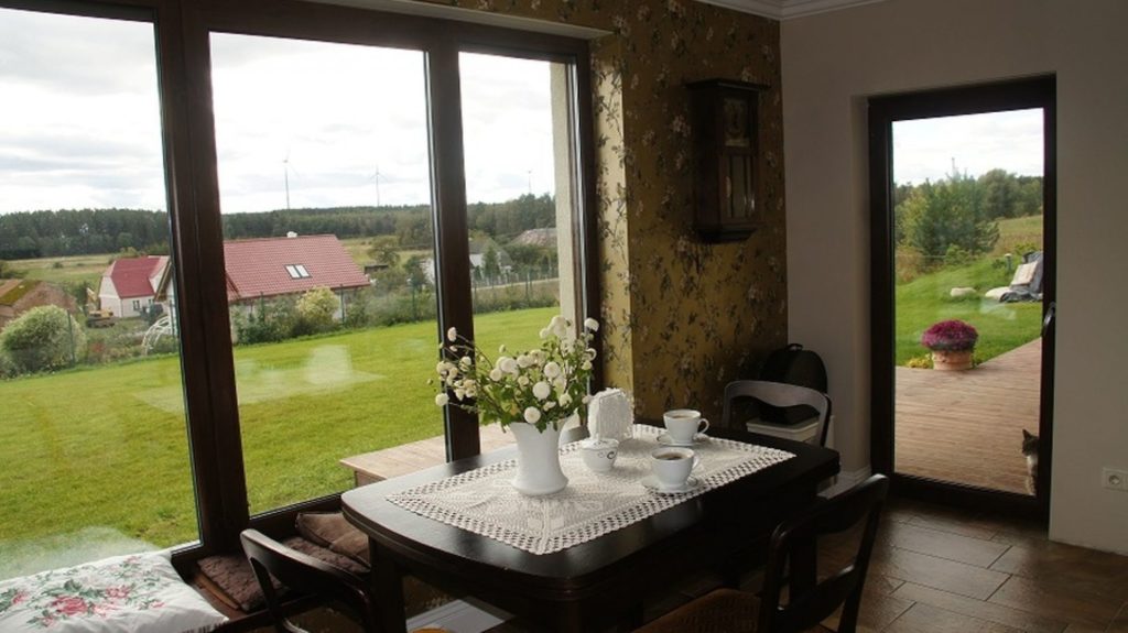 Дерево или ПВХ? Какие окна?