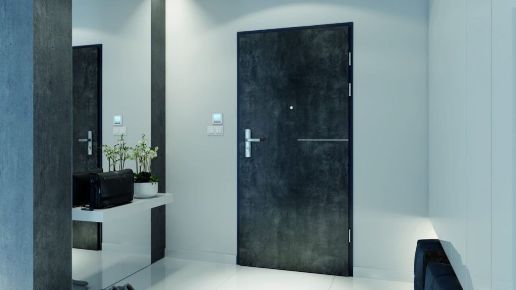 На что обращать внимание при выборе безопасной наружной двери? На что обращать внимание при выборе безопасной наружной двери?