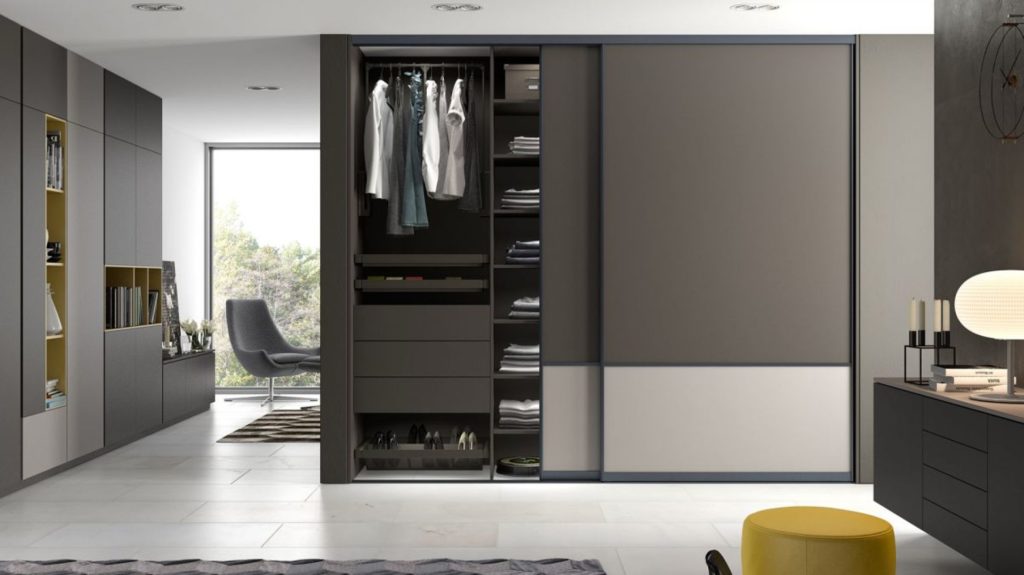 Гардероб, сочетающий дизайн и функциональность Гардероб, сочетающий дизайн и функциональность