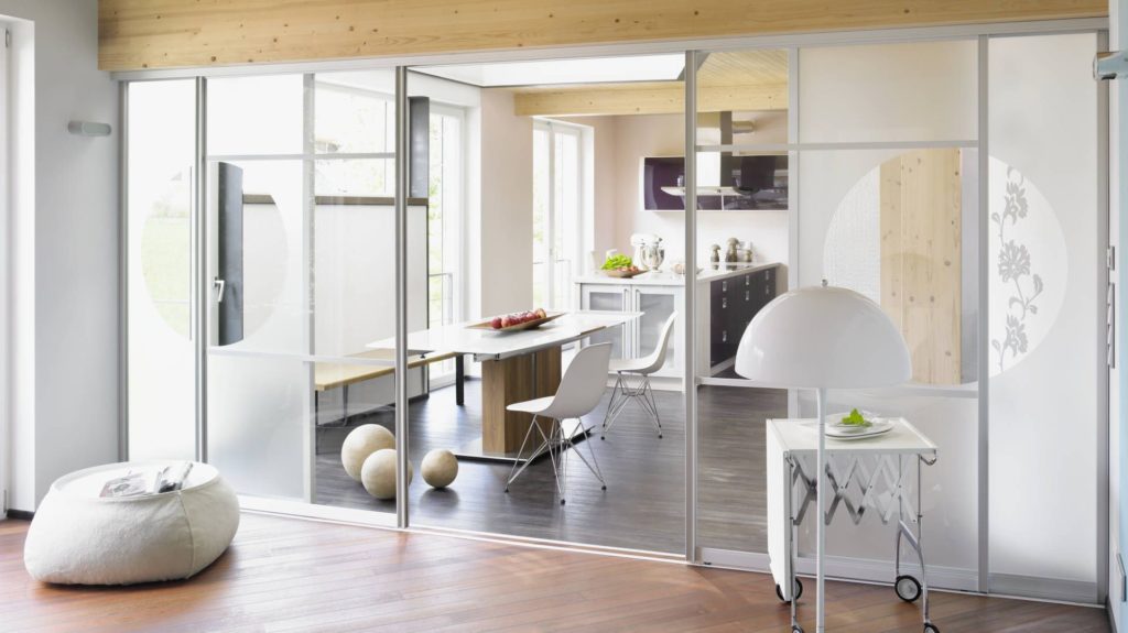 Стеклянные стены в интерьере