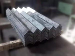 Производство гнутого профиля: как из плоского листа рождается уникальная форма